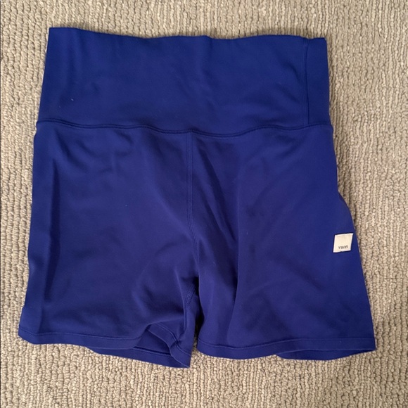Vuori Pants - Women's Blue High-Waisted Shorts